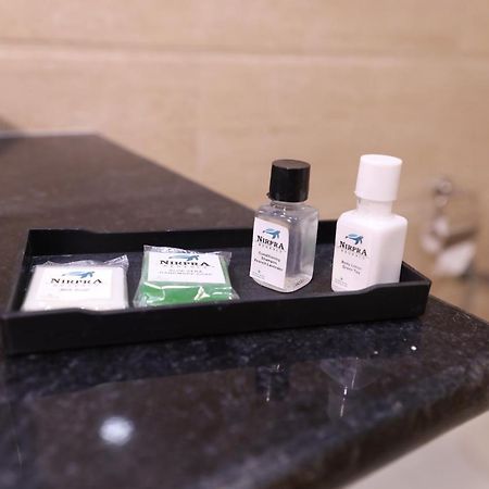 Nirpra Regency Hotel New Delhi Bagian luar foto