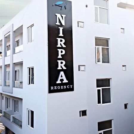 Nirpra Regency Hotel New Delhi Bagian luar foto