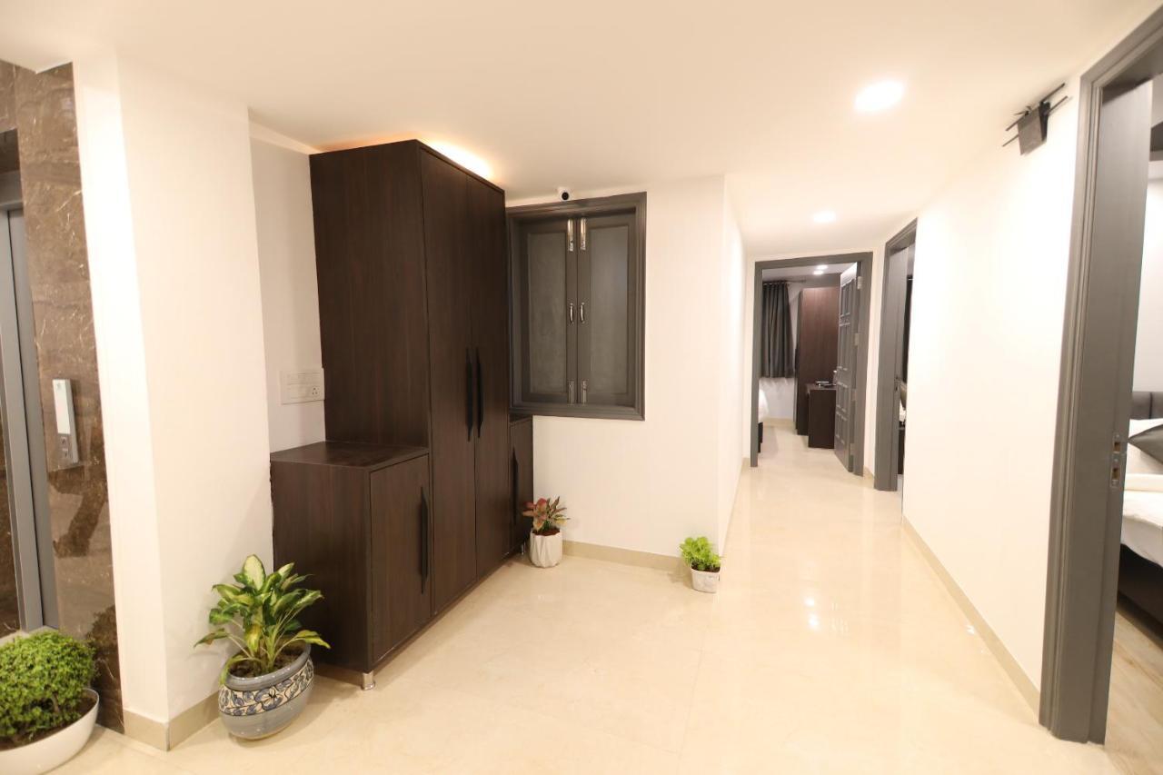 Nirpra Regency Hotel New Delhi Bagian luar foto